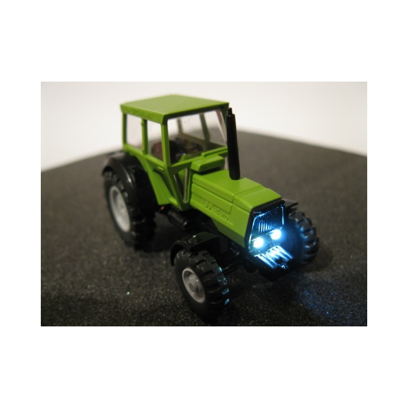 Schönwitz 50041 Deutz Fahr tractor met verlichting H0