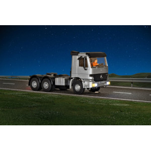 Viessmann 8030 Mercedes Benz ACTROS 3-assige vrachtwagen met oplegger basismodel H0