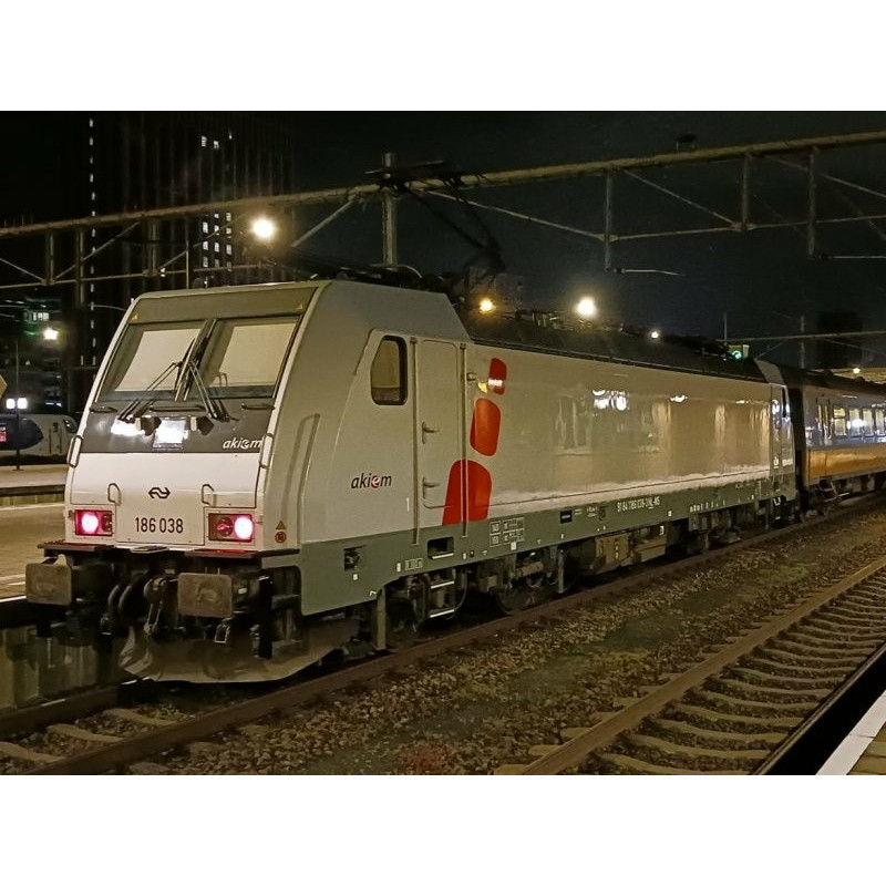 Arnold ARN-HN2691 NS TRAXX, Electric Locomotive , silver livery